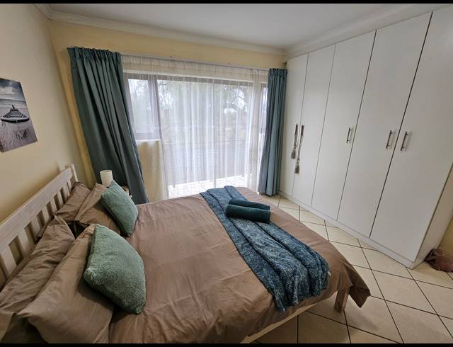 2 BEDROOM APARTMENT FOR SALE IN HARTENBOS CENTRAL
